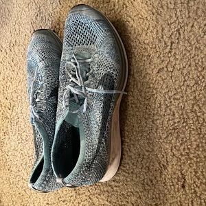 9.5 Light blue nike flyknit